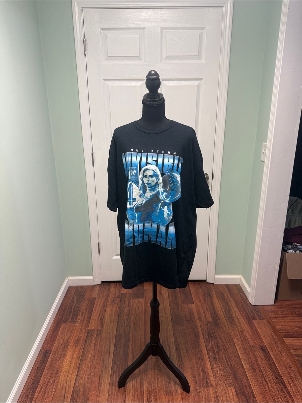 Marvel Black T-Shirt with Blue Graphic - Invisible Woman